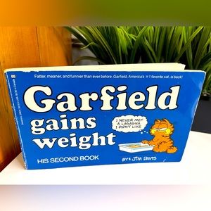 Vintage 1981 Garfield gains weight softcover book His Second Book Jim Davis
